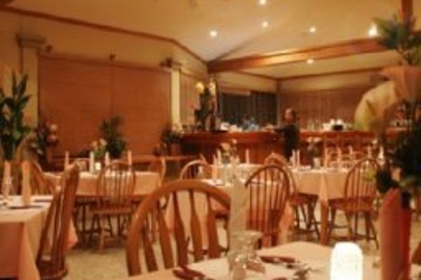Tradewinds Hotel (San Fernando)